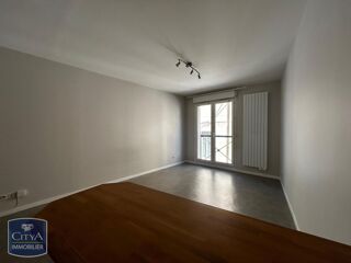  Appartement à louer 1 pièce 32 m²
