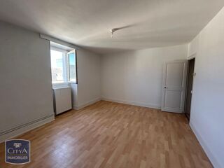  Appartement à louer 3 pièces 82 m²