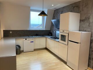  Appartement à louer 4 pièces 126 m²
