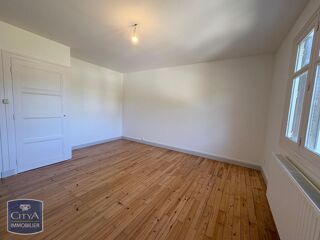  Appartement à louer 3 pièces 77 m²