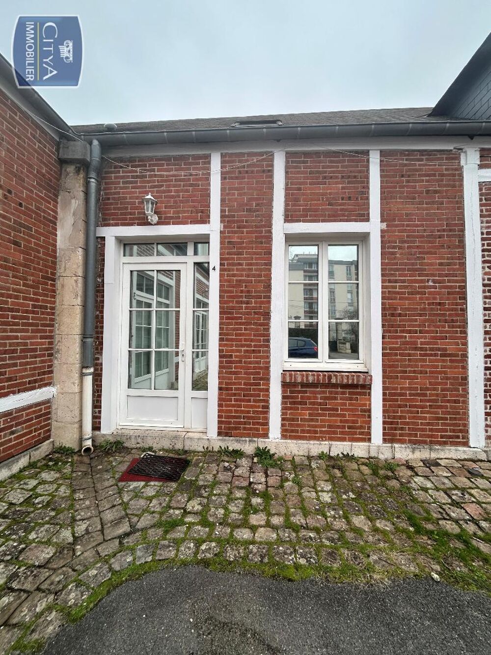 À LOUER : Appartement T2 à Bourges, situé dans un quarti....