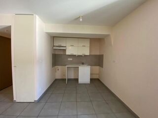  Appartement à louer 4 pièces 74 m²
