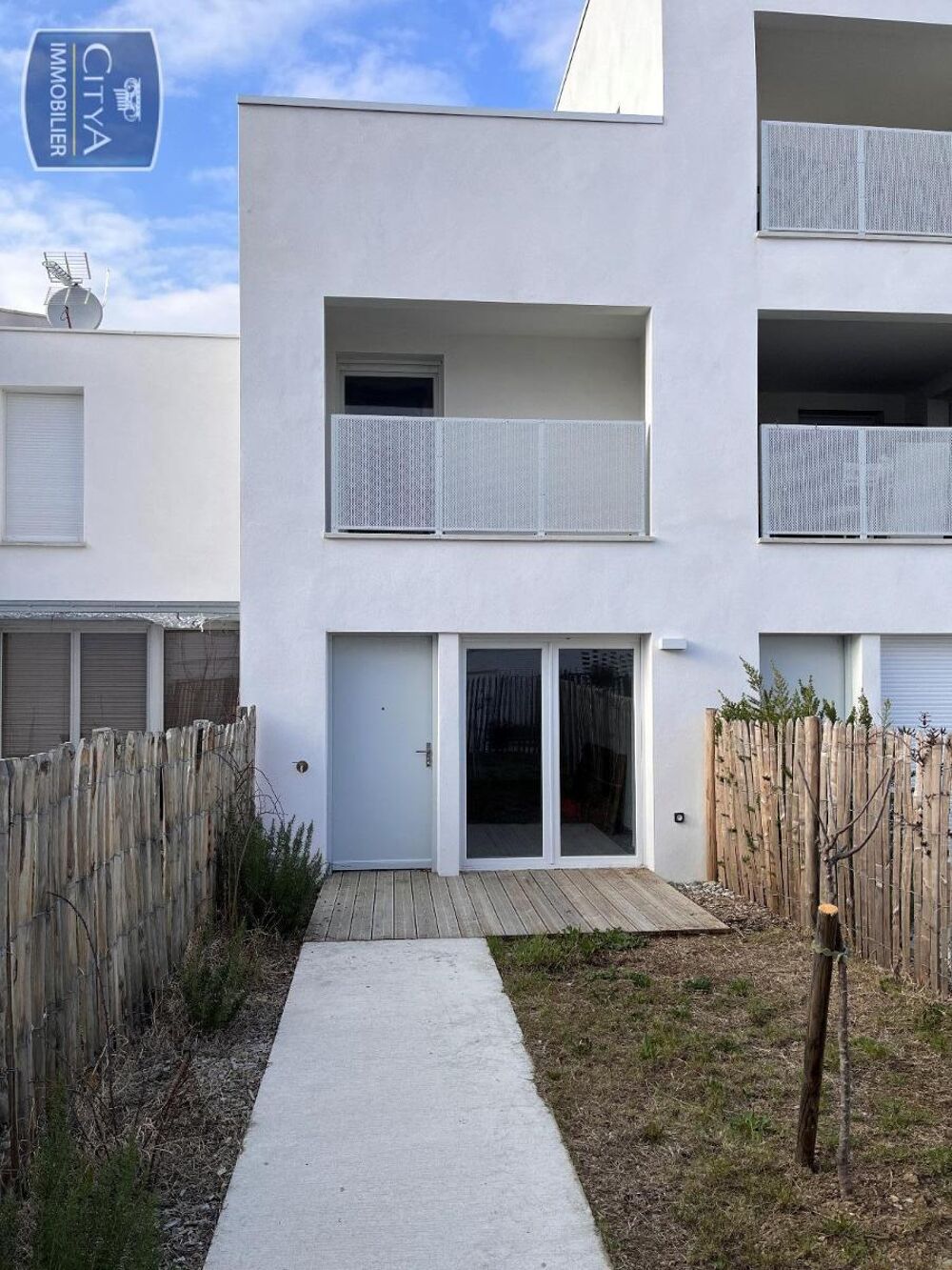 location Appartement - 4 pièce(s) - 81 m² Seilh (31840)