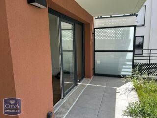  Appartement à louer 4 pièces 82 m²