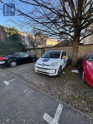  Parking / Garage à louer 