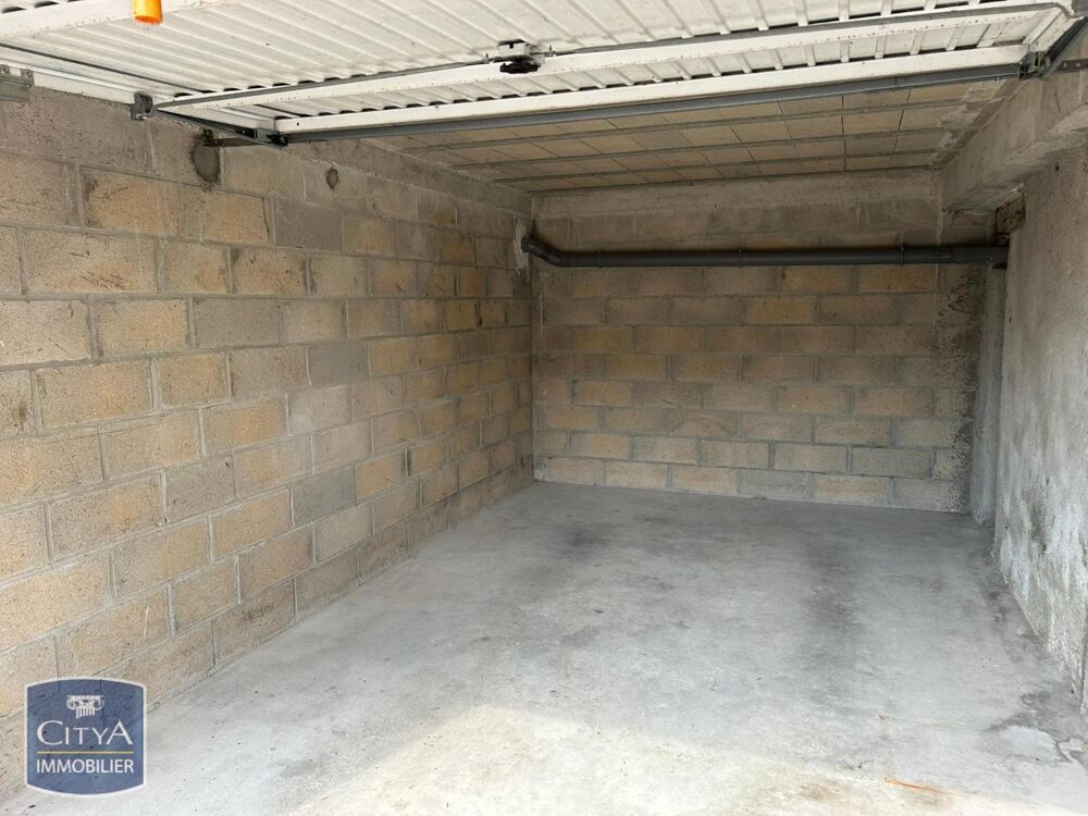 location Parking / Garage Toulis-et-Attencourt (02250)