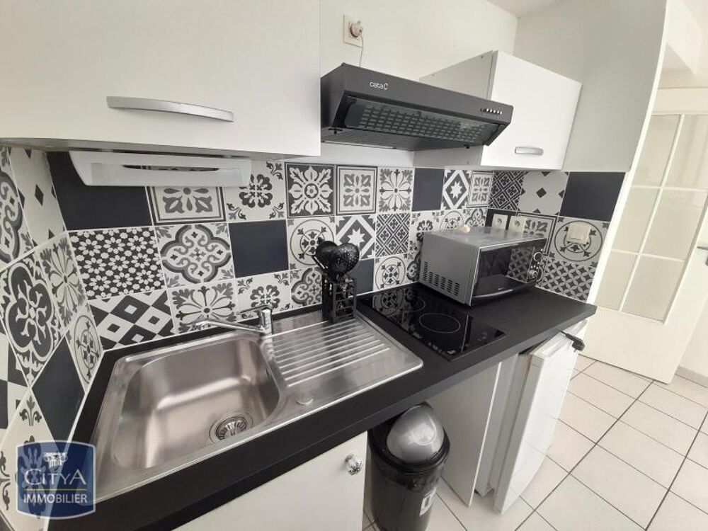 À LOUER : Appartement rénové T1 situé à AGEN, dans le co....
