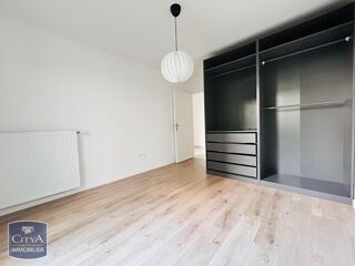  Appartement à louer 3 pièces 64 m²