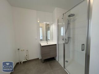  Appartement à louer 3 pièces 65 m²