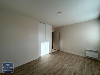  Appartement à louer 3 pièces 77 m²
