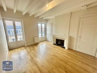  Appartement à louer 3 pièces 92 m²