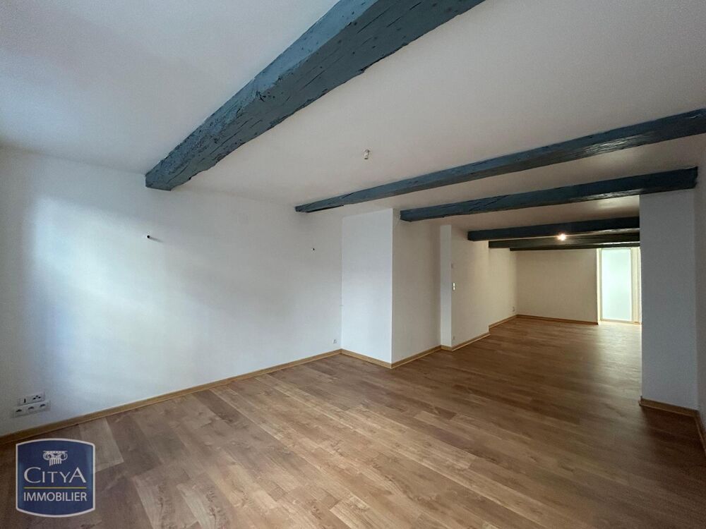 À LOUER : Découvrez cet appartement rénové T3 situé à Se....