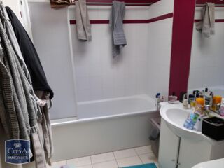  Appartement à louer 3 pièces 76 m²