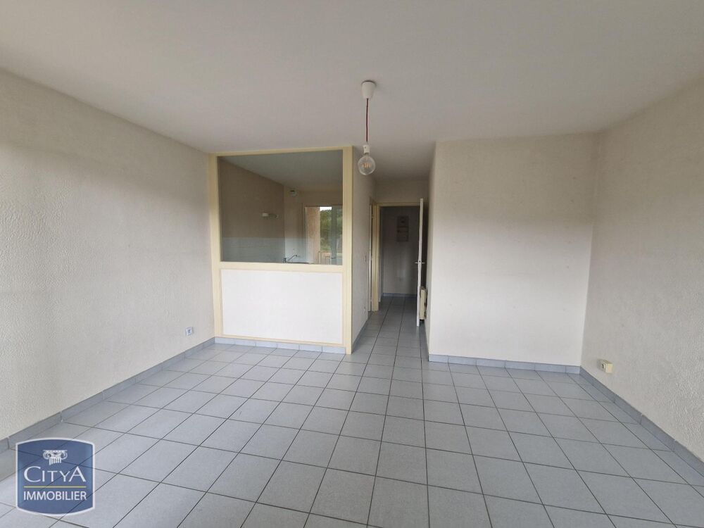 À LOUER : Appartement T1 situé à Pont de Chéruy, dans un....