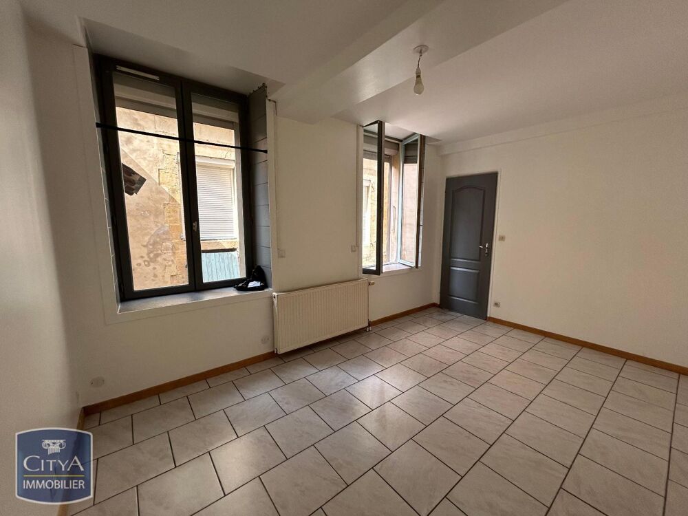 À LOUER : Appartement T3 situé à Sedan, dans le départem....