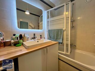  Appartement à louer 3 pièces 64 m²