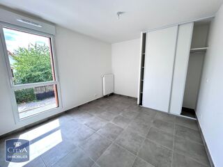  Appartement à louer 3 pièces 65 m²