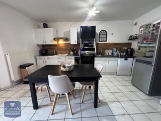  Appartement à louer 4 pièces 86 m²