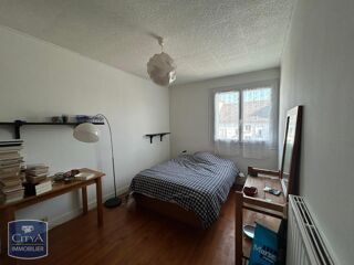  Appartement à louer 4 pièces 100 m²