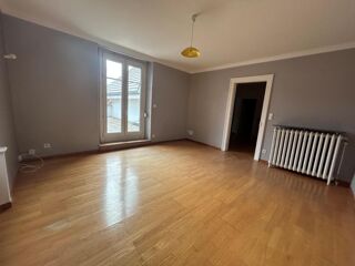  Appartement à louer 4 pièces 95 m²