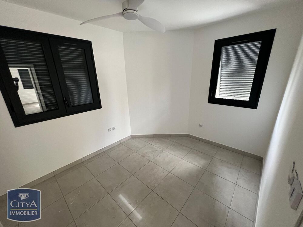 location Appartement - 3 pièce(s) - 62 m² Saint-Pierre (97410)