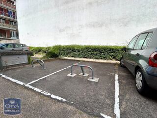  Parking / Garage à louer 