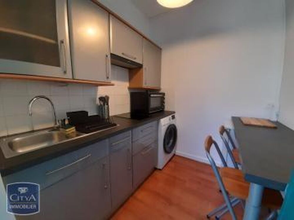À LOUER : Appartement rénové T1 meublé situé à Lille. L'....