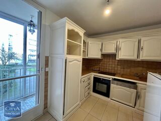  Appartement � louer 3 pi�ces 77 m�