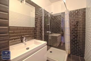  Appartement à louer 2 pièces 33 m²