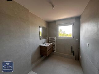  Appartement à louer 3 pièces 71 m²