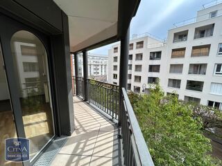  Appartement à louer 4 pièces 82 m²