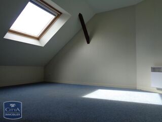  Appartement à louer 4 pièces 96 m²