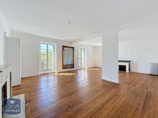  Appartement à louer 5 pièces 190 m²
