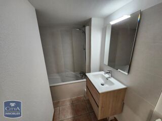  Appartement à louer 4 pièces 122 m²