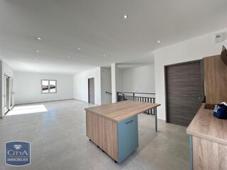 Appartement à louer 3 pièces 102 m²