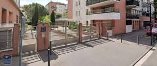  Parking / Garage à louer 