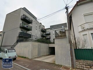  Parking / Garage à louer 