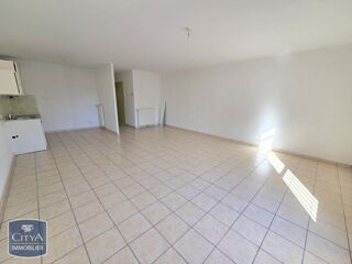  Appartement à louer 3 pièces 76 m²