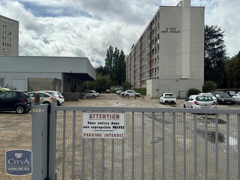  Parking / Garage  louer 