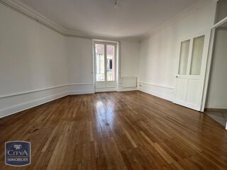  Appartement à louer 3 pièces 82 m²