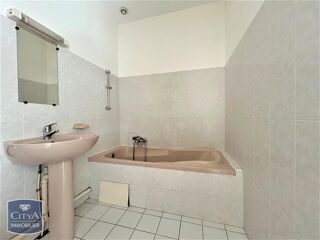  Appartement à louer 3 pièces 82 m²