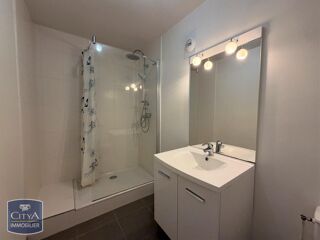  Appartement à louer 1 pièce 32 m²