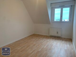  Appartement à louer 4 pièces 96 m²