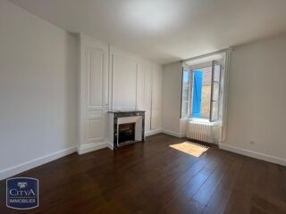  Maison à louer 6 pièces 147 m²