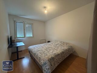  Appartement à louer 6 pièces 108 m²