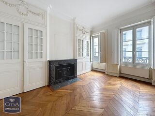  Appartement à louer 3 pièces 98 m²