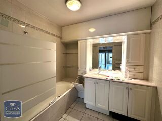  Appartement à louer 4 pièces 81 m²
