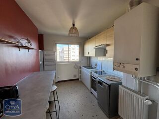  Appartement à louer 4 pièces 86 m²