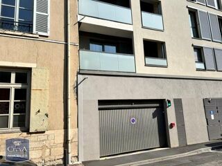  Parking / Garage à louer 