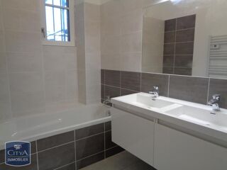  Appartement à louer 3 pièces 59 m²